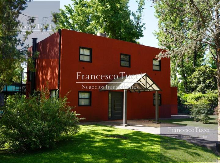 Casa · 123m² · 5 Ambientes · 1 Cochera