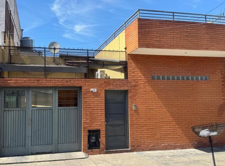 Casa · 105m² · 4 Ambientes · 1 Cochera
