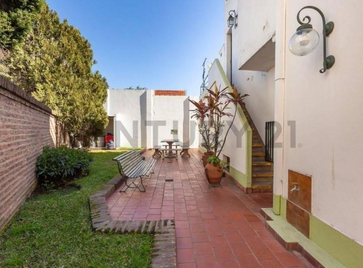 Casa · 209m² · 4 Ambientes · 1 Cochera