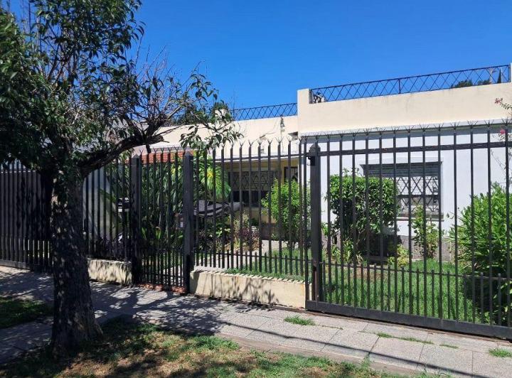 Casa · 110m² · 3 Ambientes · 1 Cochera