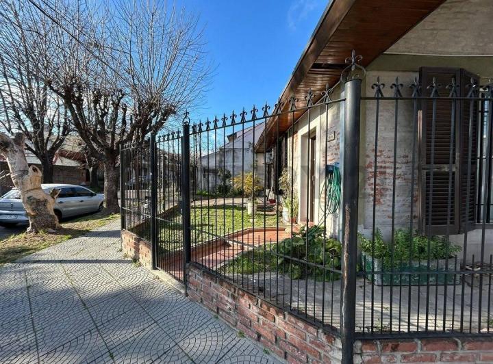 Casa · 120m² · 4 Ambientes · 1 Cochera