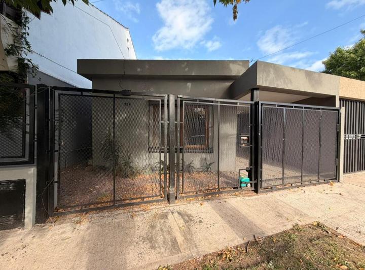 Casa · 70m² · 4 Ambientes · 1 Cochera