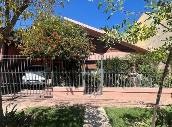 Casa · 132m² · 6 Ambientes · 1 Cochera