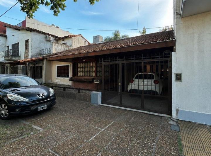 Casa · 1m² · 4 Ambientes