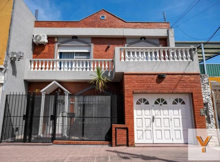 Casa · 200m² · 4 Ambientes