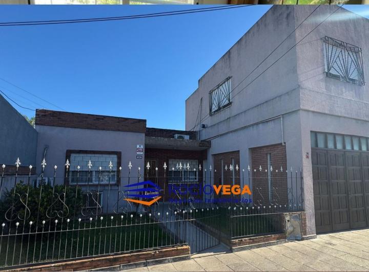 Casa · 200m² · 6 Ambientes