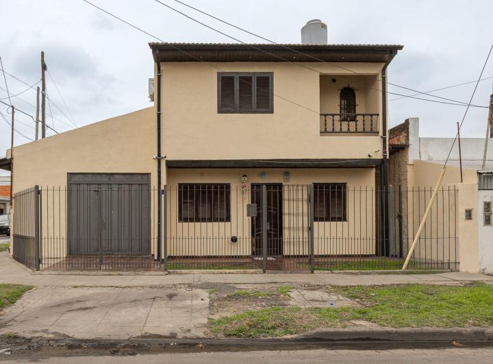 Casa · 150m² · 4 Ambientes · 1 Cochera