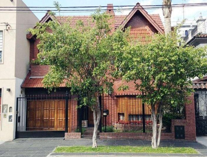 Casa · 270m² · 6 Ambientes · 1 Cochera