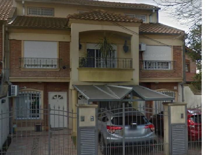 Casa · 1m² · 4 Ambientes · 1 Cochera