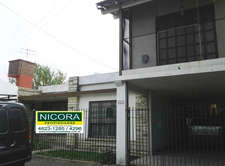 Casa · 111m² · 3 Ambientes · 1 Cochera