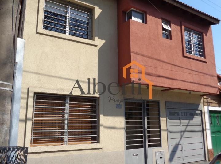 Casa · 1m² · 6 Ambientes · 1 Cochera