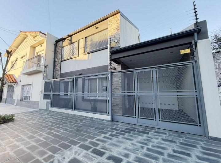 Casa · 124m² · 4 Ambientes · 1 Cochera