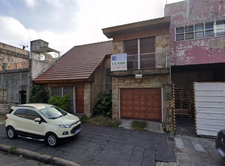 Casa · 190m² · 4 Ambientes · 2 Cocheras
