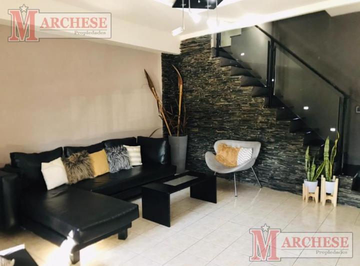 Casa · 115m² · 5 Ambientes · 1 Cochera