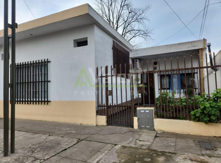 Casa · 180m² · 3 Ambientes · 1 Cochera