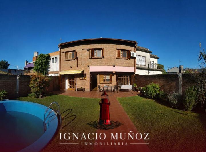 Casa · 190m² · 4 Ambientes · 2 Cocheras