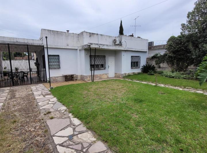 Casa · 100m² · 3 Ambientes · 1 Cochera