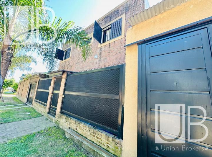 Casa · 200m² · 6 Ambientes · 2 Cocheras