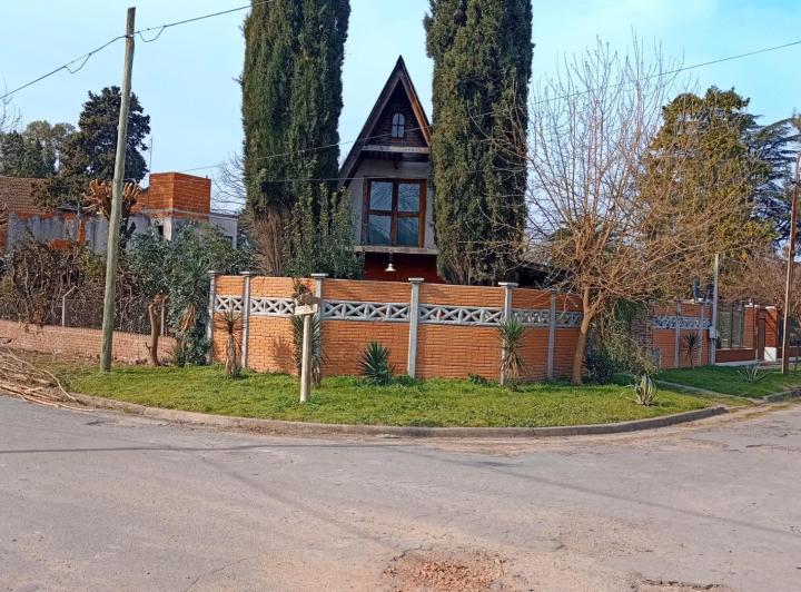 Casa · 336m² · 4 Ambientes · 1 Cochera