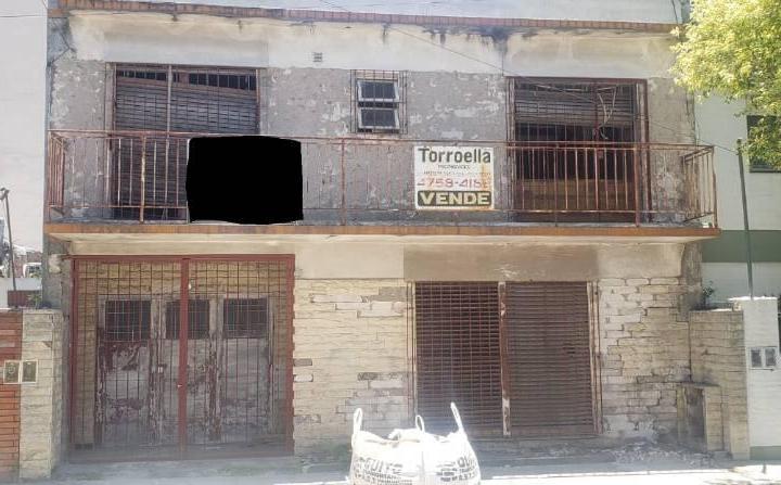 Casa · 200m² · 6 Ambientes · 1 Cochera