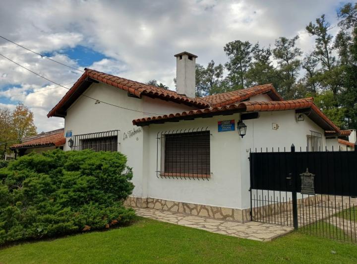 Casa · 185m² · 5 Ambientes · 4 Cocheras