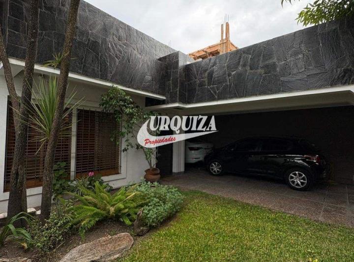 Casa · 297m² · 7 Ambientes · 2 Cocheras