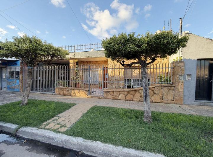 Casa · 100m² · 3 Ambientes · 1 Cochera