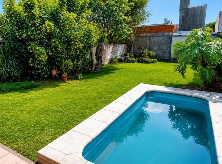 Casa · 279m² · 6 Ambientes · 2 Cocheras