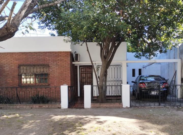 Casa · 75m² · 2 Dormitorios · 1 Cochera