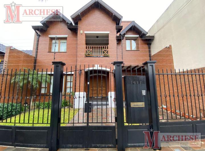 Casa · 265m² · 4 Ambientes · 1 Cochera