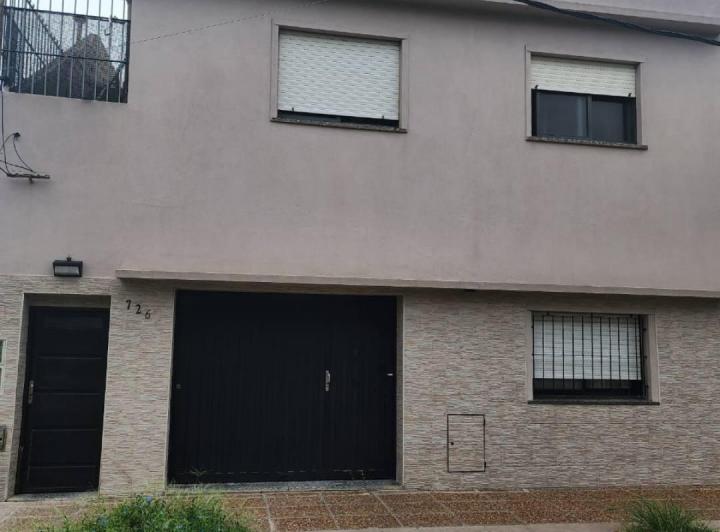 Casa · 160m² · 4 Ambientes · 1 Cochera