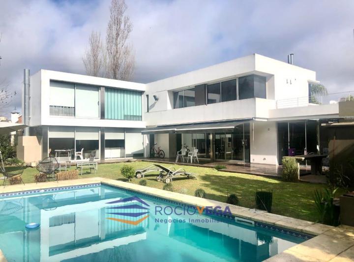 Casa · 280m² · 6 Ambientes