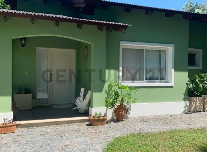 Casa · 124m² · 4 Ambientes · 2 Cocheras