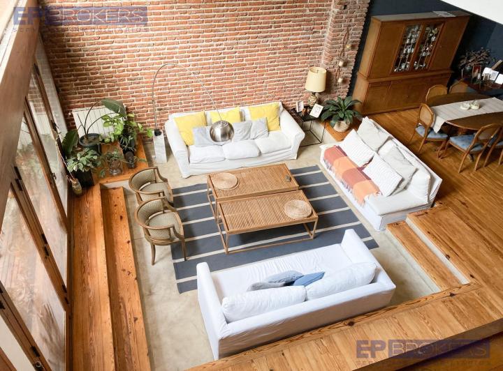 Casa · 326m² · 6 Ambientes · 2 Cocheras