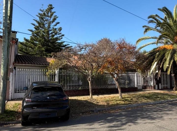 Casa · 150m² · 3 Ambientes · 2 Cocheras