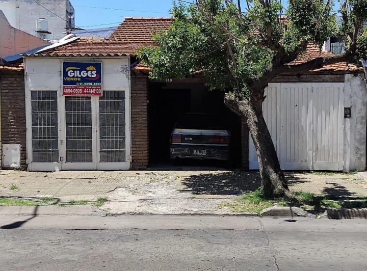 Casa · 120m² · 4 Ambientes · 3 Cocheras