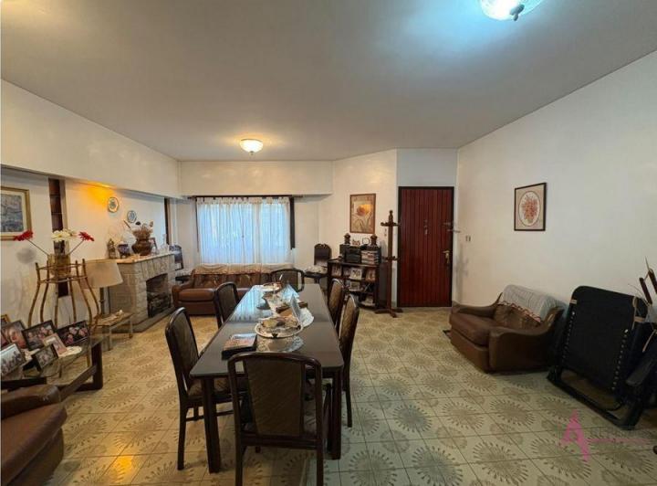 Casa · 140m² · 3 Dormitorios · 1 Cochera