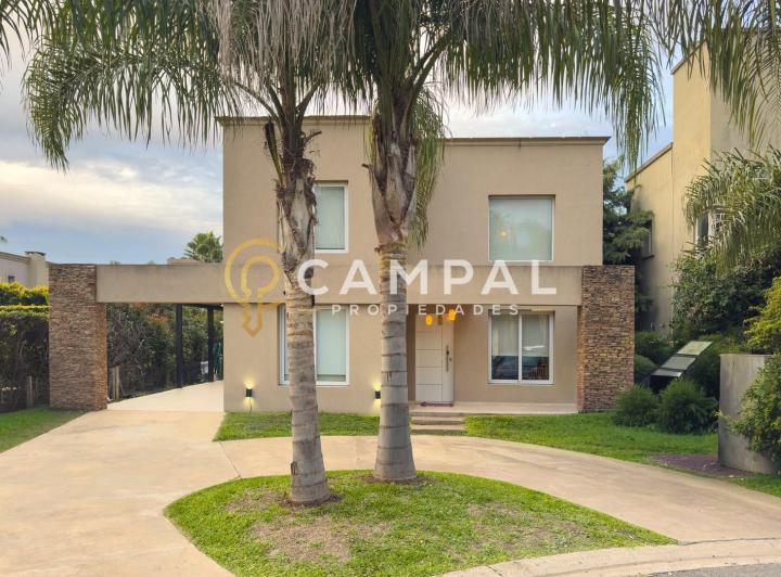 Casa · 180m² · 4 Ambientes · 1 Cochera