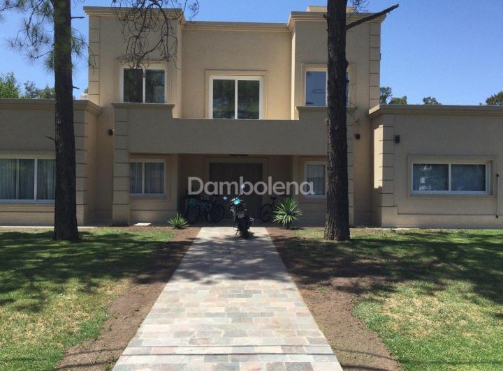 Casa · 466m² · 5 Ambientes · 2 Cocheras