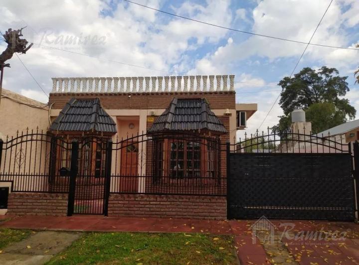 Casa · 124m² · 4 Ambientes · 1 Cochera