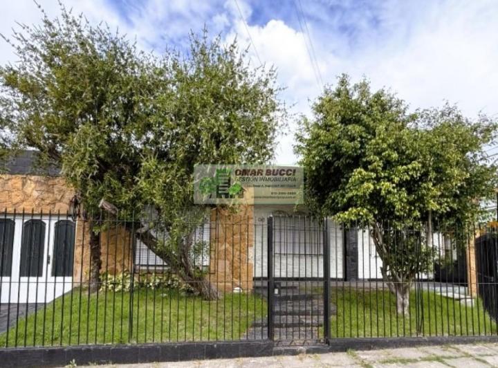 Casa · 130m² · 4 Ambientes · 1 Cochera