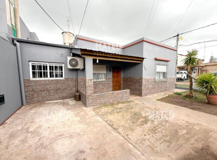 Casa · 100m² · 8 Ambientes · 1 Cochera