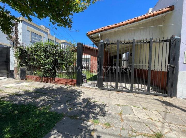 Casa · 205m² · 3 Ambientes · 1 Cochera