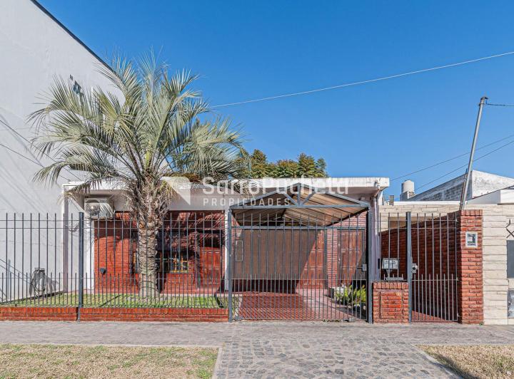 Casa · 120m² · 3 Ambientes · 2 Cocheras