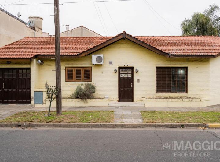 Casa · 148m² · 4 Ambientes · 1 Cochera