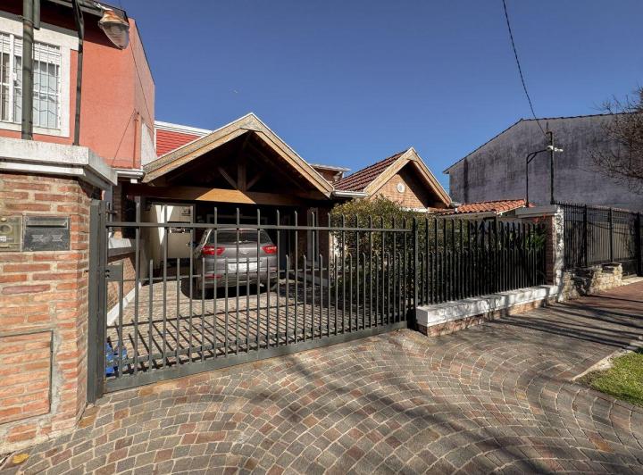 Casa · 171m² · 5 Ambientes · 1 Cochera