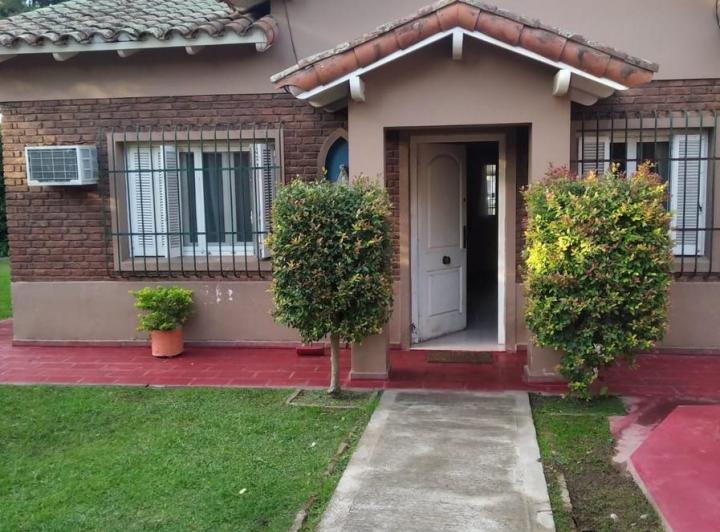 Casa · 340m² · 9 Ambientes · 3 Cocheras