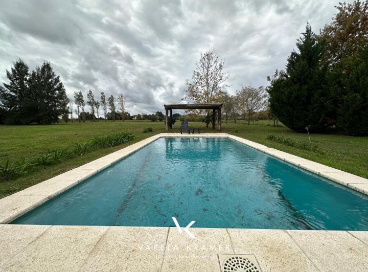 Casa · 300m² · 6 Ambientes