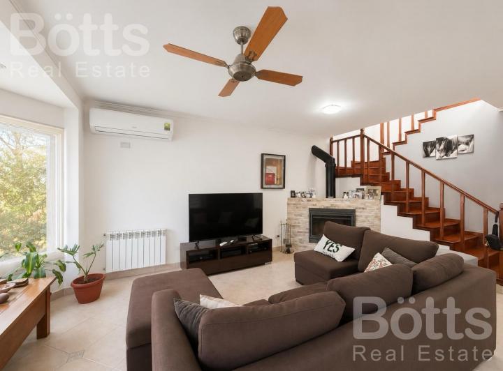 Casa · 181m² · 6 Ambientes · 2 Cocheras