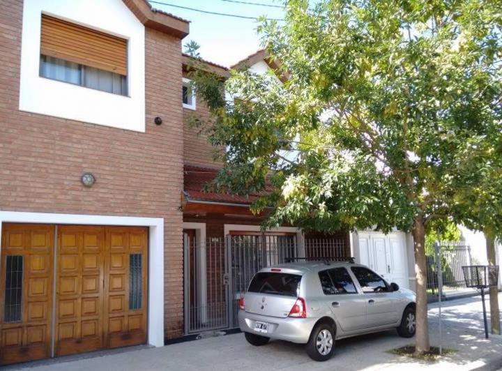 Casa · 200m² · 5 Ambientes · 1 Cochera